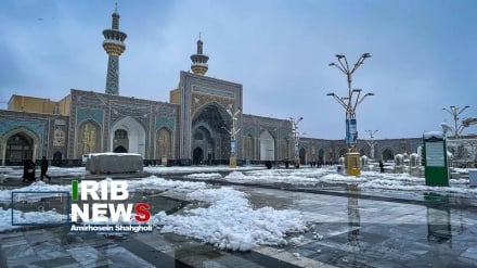  حال و هوای حرم امام رضا(ع) در برف