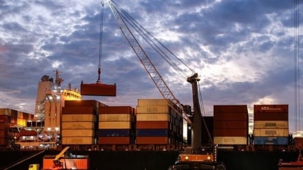 המכס באיראן: יצוא הסחורות מלבד הנפט גדל ב-108%