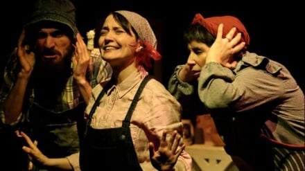 Dhjetë Imazhe; Dhjetë Ngjarje | Nga Dita e Katërt e Festivalit Ndërkombëtar të Teatrit Faxhr deri te protestat e vazhdueshme në SHBA për vrasjen e Pretty-t