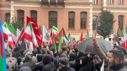 Türkiye’de Halkın İran’a Destek Gösterisi