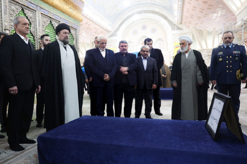 Prezident we hökümet agzalary merhum Ymamyň ideallaryna ygrarlydyklaryny täzeden yglan etdiler