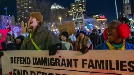 מחאות זועמות באמריקה: אלפים מגנים את מדיניות ההגירה ה