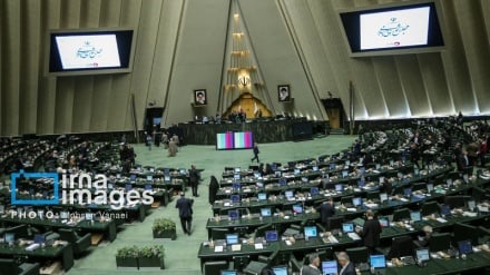 Eýran Parlamentiniň agzalary: Günbatarlylaryň duşmançylykly we jogapkärçiliksiz çemeleşmesi Eýran milletiniň tutanýerliligine zeper ýetirmez