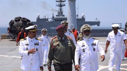 Makamanda wa Wanamaji wa China na Afrika Kusini watembelea meli za kivita za Iran mjini Cape Town