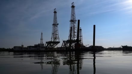 Нафти Венесуэла муҳаррик буд ё ғанимати ҷанг?