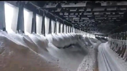 د سالنګ لویه لاره په پنځمه ورځ هم د سختې واورې ورېدنې امله تړلې پاتې ده