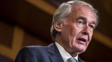 سناتور امریکایی خواستار استیضاح ترامپ شد