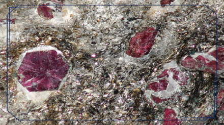 کشف ۱۰ معدن یاقوت در پنجشیر 