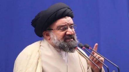 آیت الله خاتمی: انقلاب اسلامی، ایران را از بردگی آمریکا نجات داد