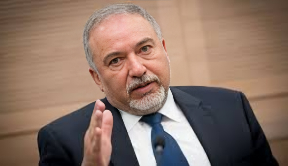 Liberman: Netanýahu Trampyň gulak asýan iti