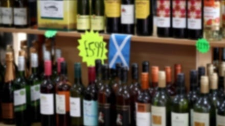 Kuzey İrlanda’da Gençler Arasında Alkole Bağlı Ölümler Artıyor; Doktorlardan ve Sağlık Aktivistlerinden Uyarı