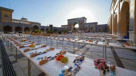 سفره افطار در حرم امام علی(ع)