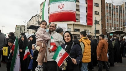 Pasqyrimi i pjesëmarrjes madhështore të popullit iranian në marshin e 22 Bahman-it në mediat e huaja