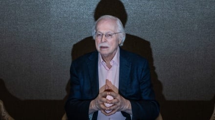 עיתון :The Telegraph רופא שנכח בנתיחת הגופה של אפשטיין קבע שהראיות על צווארו מצביעות על רצח, לא על התאבדות