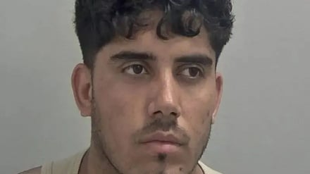 برېتانیا کې یو افغان پناه غوښتونکی پر ۱۲ کلنه نجلۍ د جنسي تېري مجرم وپېژندل شو