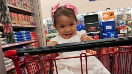 যুক্তরাষ্ট্রের আটক কেন্দ্রে দেড় বছরের শিশুর জীবন নিয়ে ছিনিমিনি