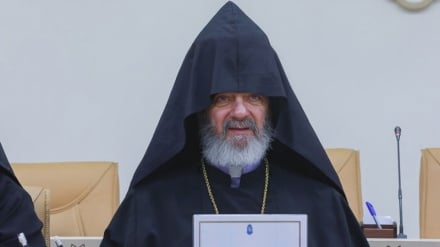 Лидеры религиозных течений в мечети Джамкаран в Куме: Общее послание религий — мир