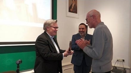 Ahli Iranologi Terkemuka Austria Menerima Penghargaan Bert Fragner di Wina