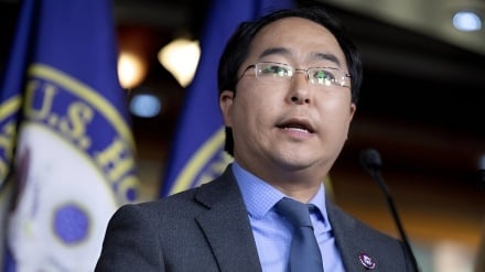 سناتور آمریکایی: مردم آمریکا مخالف جنگ با ایران هستند