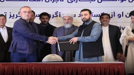 امضای ۲۵ تفاهم‌نامه ۳۰۰ میلیون دلاری در نشست «تواصل تجاری» افغانستان و ازبکستان