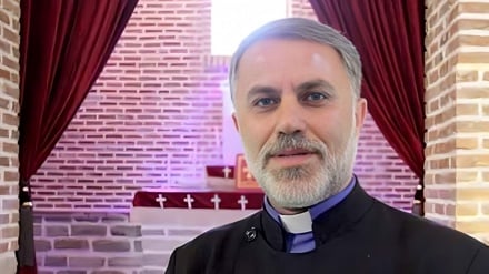 کشیش کلیسای شرق آشور: انقلاب اسلامی عزت ملی را به ایران بازگرداند