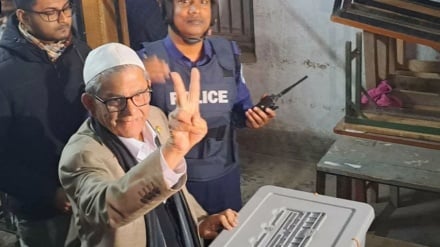 বাংলাদেশে গণতন্ত্রের যাত্রা নতুন করে শুরু হলো: ভোট দিয়ে মির্জা ফখরুল