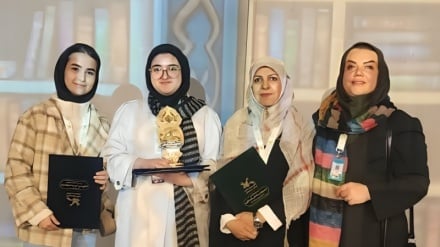 İran’ın Alborz Eyaleti eyaletinden bir öğretmen ve öğrenci, Uluslararası Masal Anlatma Festivali’nde gurur kaynağı oldu.