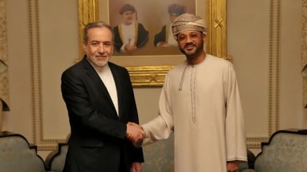 עראקצ'י נפגש עם עמיתו העומאני לפני המו