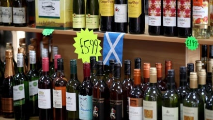 মদের কারণে উ. আয়ারল্যান্ডে যুবকদের মধ্যে মৃত্যুর হার বৃদ্ধি; চিকিৎসক ও স্বাস্থ্যকর্মীদের সতর্কতা