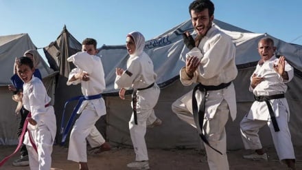 ده رویداد ده عکس | از جشن تکلیف پنج هزار نفری دانش‌آموزان دختر ایرانی  تا تمرین کاراته کودکان غزه در میان چادرها