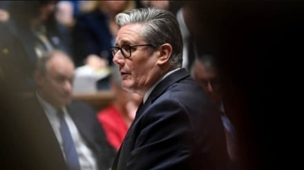 Epstein dosyası ve İngiltere’de parti içi baskılar; Starmer hükümeti geri sayıma mı girdi؟