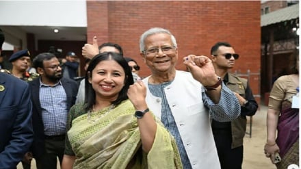 ভোট দিয়ে প্রধান উপদেষ্টা বললেন ‘ঈদ মোবারক’