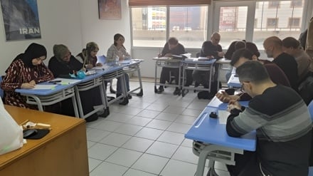 Mbahet në Ankara trajnimi për shkrimin persian dhe artin kaligrafik iranian
