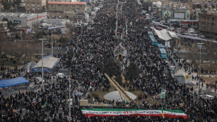 روایت کاربران خارجی صفحه‌های مجازی از حضور ایرانیان در سالگرد پیروزی انقلاب اسلامی 