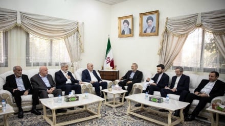 له فلسطینه د ملاتړ پر دوام او پر ایران له هر ډول برید سره پر مخالفت د لاریجاني او د حماس د چارواکي ټینګار