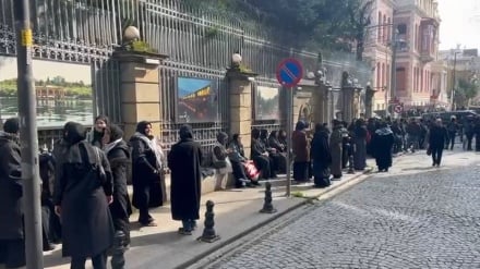 Türk vatandaşları, ABD ve İsrail’in İran’a yönelik saldırısını kınamak için toplandı