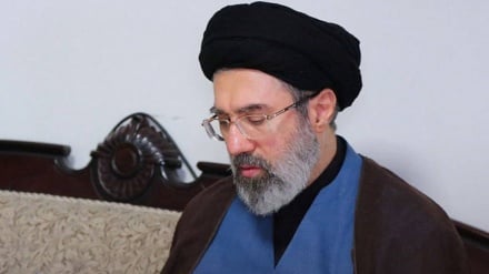 ИИР-ның діни қолбасшысы сайланған аятолла Сейед Моджтаба Хаменеидің қысқаша өмірбаяны