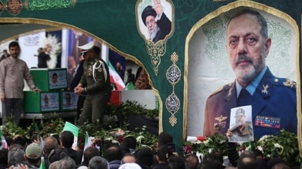 Ceremonia e lamtumirës së fundit me arkivolet e komandantëve dëshmorë të Luftës së Ramazanit në Teheran + Foto