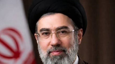 آیت الله سید مجتبی خامنه ای د ایران د اسلامی انقلاب د رهبر په توګه انتخاب شو