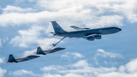 Вол Стрит Журнал: Панҷ ҳавопаймоӣ сухтрасони Амрико ҳадафи ҳамалоти Эрон қарор гирифтанд