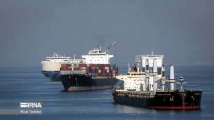 Economist: ABŞ Hörmüz Boğazında gəmiləri qorumaq gücünə malik deyil