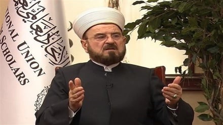 رئیس اتحادیه جهانی علمای مسلمان بر توقف فوری جنگ میان افغانستان و پاکستان تاکید کرد