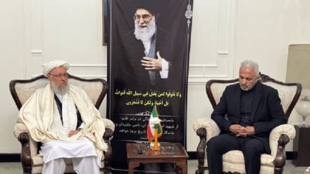 د ایران د رهبر د شهادت د تسلیت لپاره کابل کښې د ایران په سفارت کښې د طالب چارواکو شتون