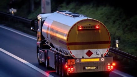 رویترز: اقتصاد جهانی در خطر است؛ افزایش شدید بهای گازوئیل در پی جنگ آمریکا و رژیم صهیونیستی ضد ایران 