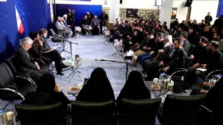 محفل شعر امین با یاد رهبر شهید برگزار شد