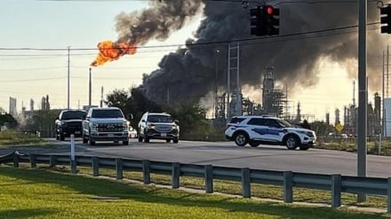 Texsas, grande esplosione nella raffineria di petrolio