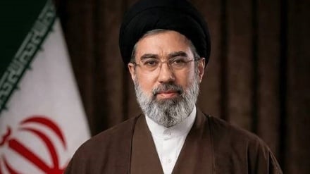 آیت الله سید مجتبی حسینی خامنه‌ای سومین رهبر جمهوری اسلامی ایران شد