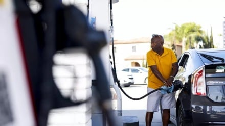 خبرگزاری انگلیسی: قیمت بنزین در آمریکا به بالاترین رقم در بیش از سه سال گذشته رسیده است