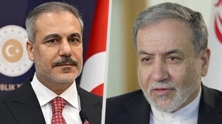 Araghchi drejtuar Fidan: Bota nuk duhet të ndëshkojë shkaktarët e situatës aktuale