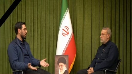 Laricani: İran milletinin kalbini yaktılar, biz de onların kalbini yakacağız